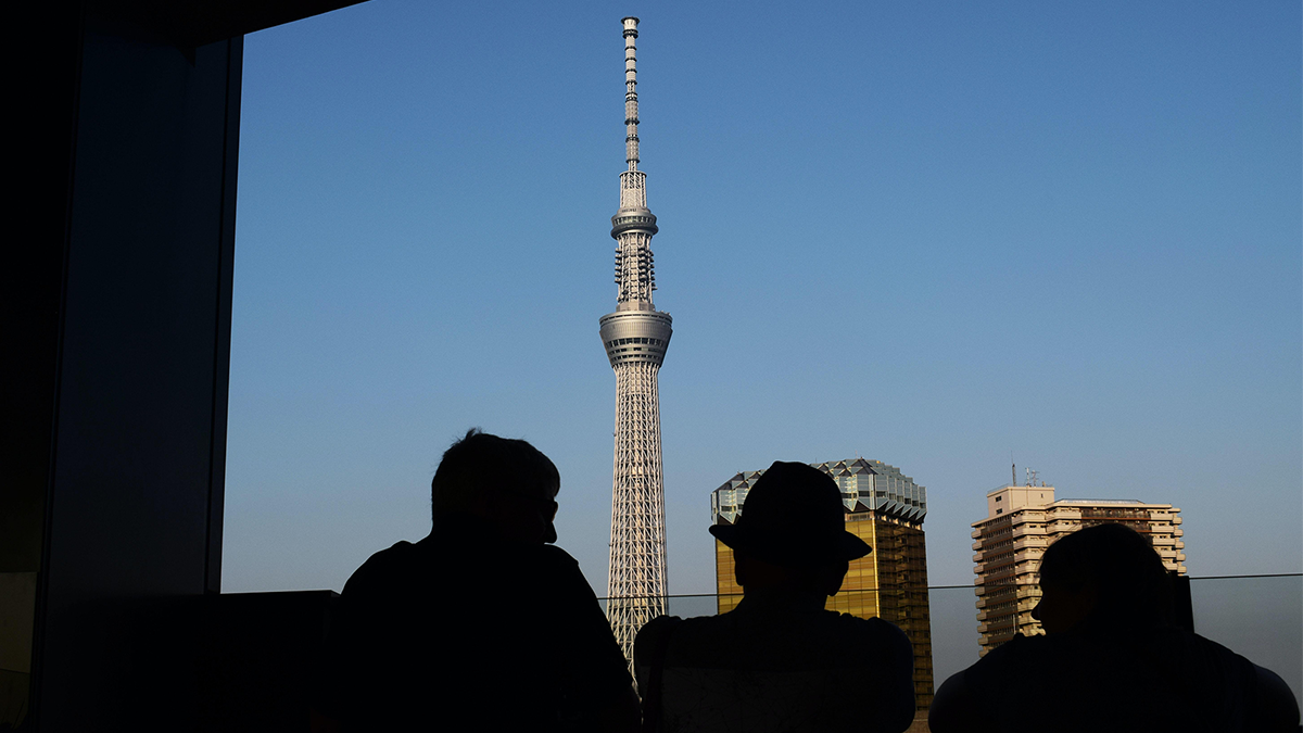 People looking at Tokyo Sky Tree