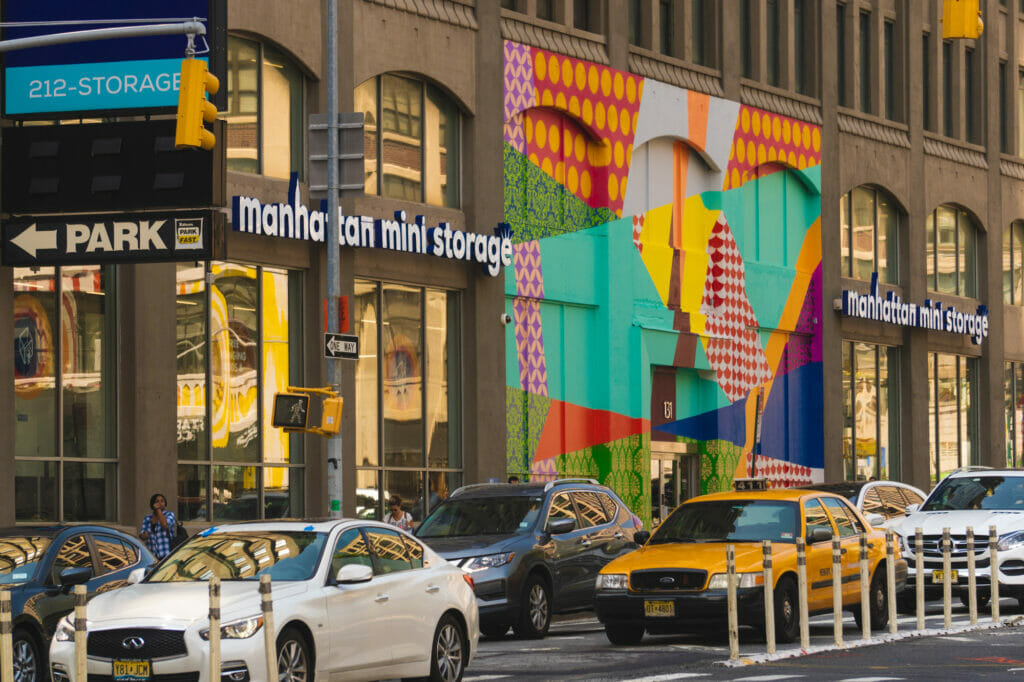 Keep chopping (dinosaur jr.), 2019. Brooklynbased artist Hellbent delivers a hand-painted mural on the façade of 131 Varick Street using his unique designs of interwoven color blocks and stenciled patterns drawn from classic fabric and wallpaper motifs. Presented by the Hudson Square BID. Photo credit: Kellie Rogers. Image 1 Image 2A Image 3 Image 4 Image 2B